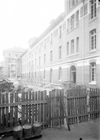 47 rue Saint-Denis, agrandissement de l'hospice