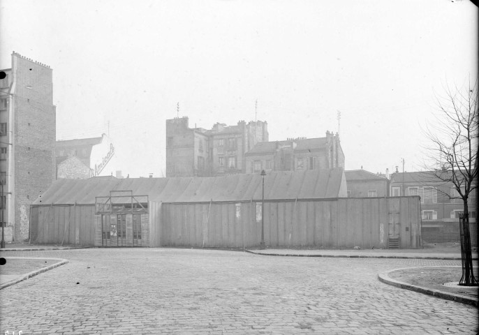 Prolongement du boulevard de la République, " pharmacie l'Amicale "