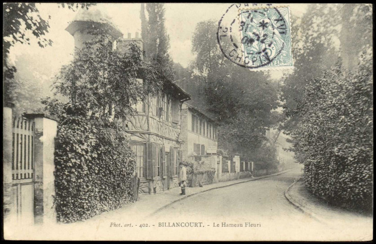 402 - Billancourt - Le Hameau Fleuri, Boulogne-Billancourt. quartier du Hameau Fleuri . - vue généraleVue d'un passant devant une batisse dans une rue du Hameau Fleuri, à côté, un vins-café-restaurant