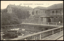 698 - Billancourt - Le sanatorium, Boulogne-Billancourt. quartier du Hameau Fleuri . - Hôpital Ambroise Paré, cour intérieure - Vue de la cour intérieure de l'hôpital Ambroise Paré (situé au 145 route de Versailles). Au premier plan, les jardins. Au second plan, le pavillon de la Direction, à droite et le pavillon ? à gauche