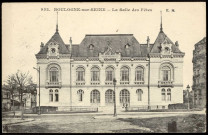 952 - Boulogne-sur-Seine - La Salle des Fêtes, Boulogne-Billancourt. place Bernard Palissy . - façade du Théâtre de l'Ouest Parisien - Vue de la façade du Théâtre de l'Ouest Parisien avec en premier plan, la place Bernard Palissy et à gauche, la rue Montmorency