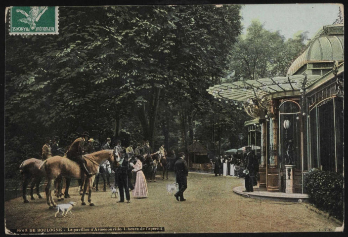 Bois de Boulogne - Le pavillon d'Armenonville - L'heure de l'apéritif, Paris . Bois de Boulogne . - pavillon d'ArmenonvilleA gauche, des hommes sur des chevaux accompagnés de chiens de chasse. A droite, le pavillon d'Armenonville, des majors d'hommes les accueillent