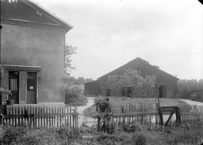 17 boulevard de la République, cour et pavillon du gardien de la Compagnie de vidange