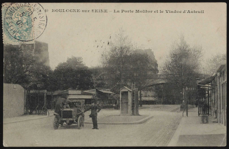 40 - Boulogne-sur-Seine - La Porte Molitor et le Viaduc d'Auteuil, Paris . Porte Molitor . - perspectiveAu premier plan, au centre, un agent d'octroi au bord d'une voiture.Au second plan, à gauche, des restaurants et à droite, le viaduc d'Auteuil.