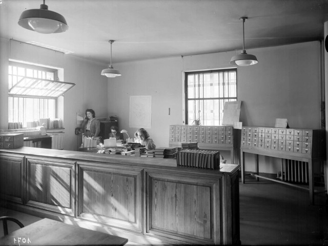 Bibliothèque, salle de lecture