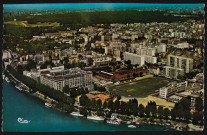 418.27 - Boulogne-Billancourt: vue générale sur le stade. (s.d.)