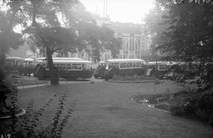 Colonies de vacances, voitures au départ