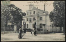 8 - Boulogne-sur-Seine - La Mairie, Boulogne-Billancourt. rue de l'Ancienne Mairie . - scène de rue devant la façade de la mairie