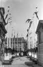 Entrée de la 3ème Foire Exposition d'urbanisme et d'hygiène de la ville de Boulogne-Billancourt (23 avril-3 mai 1936)