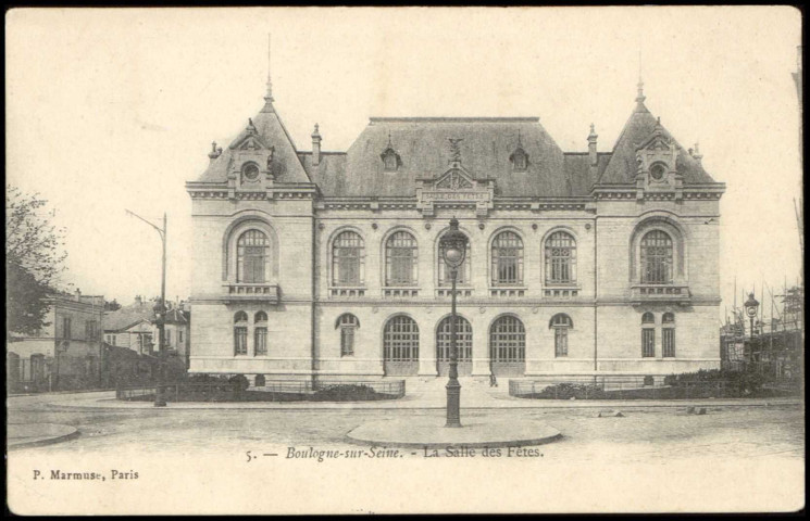 5 - Boulogne-sur-Seine - La Salle des Fêtes, Boulogne-Billancourt. place Bernard Palissy . - façade du Théâtre de l'Ouest Parisien - Vue de la façade du Théâtre de l'Ouest Parisien avec en premier plan, la place Bernard Palissy et à gauche, la rue Montmorency