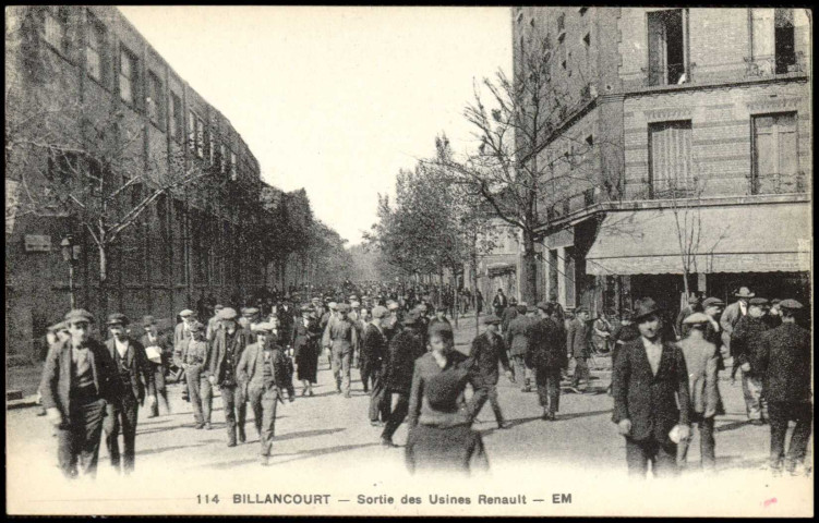 114 - Billancourt - Sorties des usines Renaults, Boulogne-Billancourt - place Jules Guesde . - Sortie des ouvriers de l'usine RenaultVue des ouvriers de Renault à la sortie de l'usine, pris de face.