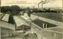 1769 - Billancourt - Vue générale des Usines Renault Frères, Boulogne-Billancourt . quartier de Billancourt, usines Renault . - vue plongeanteAu premier plan des véhicules automobiles et les usines Renault. Au second plan des cheminées d'usine et le {gazoduc}