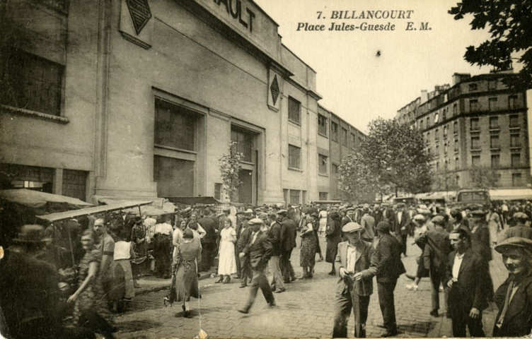 7 - Billancourt - Place Jules Guesde, Boulogne-Billancourt. place Jules Guesde . - entrée des usines RenaultVue de l'entrée des usines Renault et de ses ouvriers sur la place Jules Guesde.