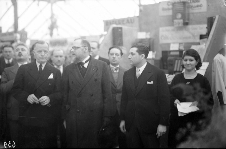 Entrée de la 3ème Foire Exposition d'urbanisme et d'hygiène de la ville de Boulogne-Billancourt (23 avril-3 mai 1936)