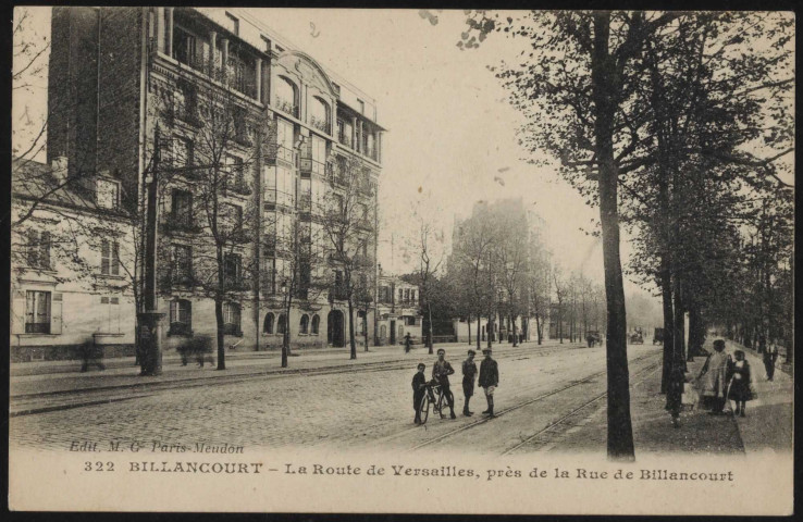 322 - Billancourt - La Route de Versailles, près de la rue de Billancourt, Boulogne-Billancourt . avenue du Général Leclerc . - perspectiveL'avenue du Général Leclerc depuis la rue de Billancourt, vers la rue CastejaAu premier plan à droite, des enfants. A gauche, l'immeuble du numéro 37 avenue du Général Leclerc