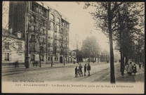 322 - Billancourt - La Route de Versailles, près de la rue de Billancourt, Boulogne-Billancourt . avenue du Général Leclerc . - perspectiveL'avenue du Général Leclerc depuis la rue de Billancourt, vers la rue CastejaAu premier plan à droite, des enfants. A gauche, l'immeuble du numéro 37 avenue du Général Leclerc