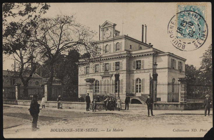 45 - Boulogne-sur-Seine - La Mairie, Boulogne-Billancourt. rue de l'Ancienne Mairie . - scène de rue devant la façade de la mairie