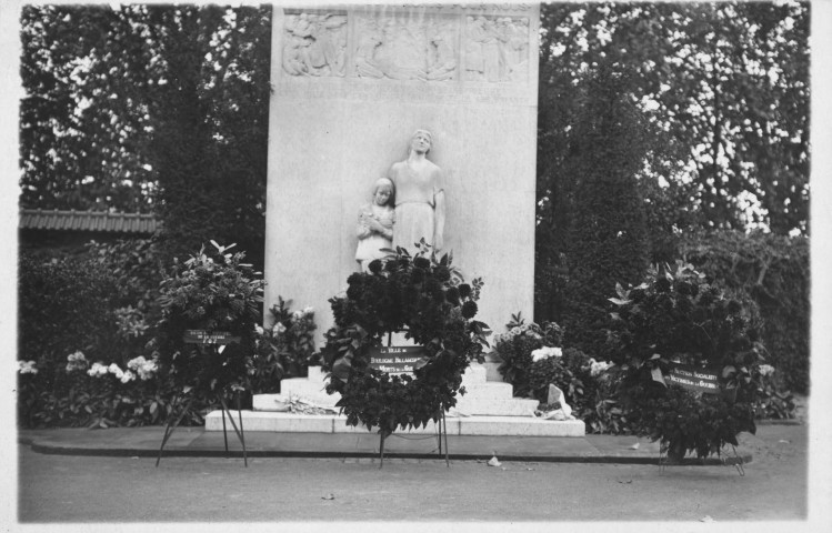 Cimetière de Billancourt, monument aux morts