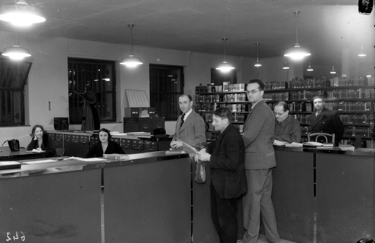 Lecteurs à la bibliothèque