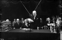 Distribution des prix à l'hôtel de ville (18 juillet 1937)