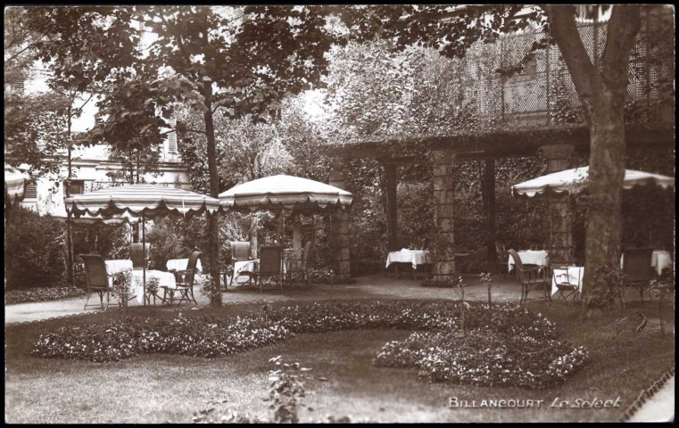 Billancourt - Le Select, Boulogne-Billancourt - quai de Stalingrad . - Hôtel-Restaurant Le Select - Vue intérieure des jardins. Des tables sont apprêtées.