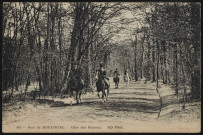 416 - Bois de Boulogne - Allée des Poteaux, Bois de Boulogne - Allée des Poteaux . - PerspectivePerspective de l'Allée des Poteaux, au Bois de Boulogne. Au centre, des cavaliers.