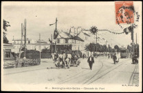 10 - Boulogne-sur-Seine - Chaussée du Pont, Boulogne-Billancourt . avenue de Lattre de Tassigny . - perspective depuis le pont de Saint-CloudA gauche, l'octroi du pont de Saint-Cloud et le quai du Quatre Septembre. Au centre, une hippomobile. Au second plan, à droite, un tramway