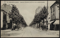 10 - Boulogne-sur-Seine - Boulevard de Strasbourg, pris de la rue du Général Galliéni, Boulogne-Billancourt . boulevard Jean Jaurès . - perspectiveLe boulevard Jean Jaurès depuis le carrefour de rue Galliéni. Sur chaque trottoir, des commerces.