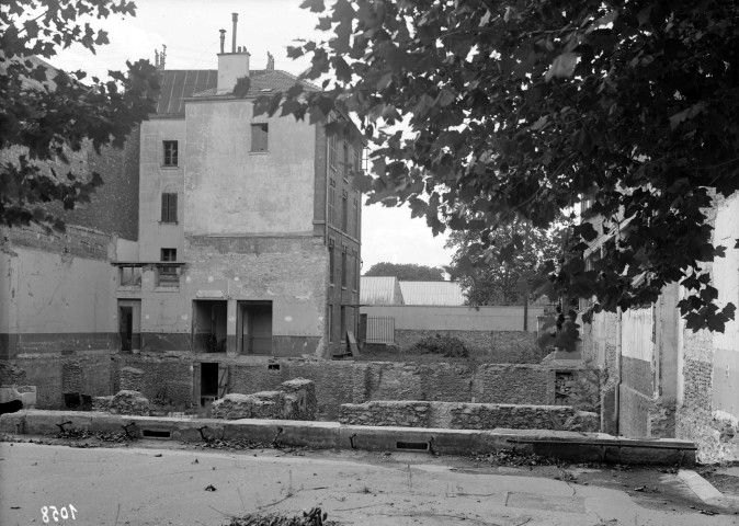 Ecole maternelle rue de Silly après bombardement