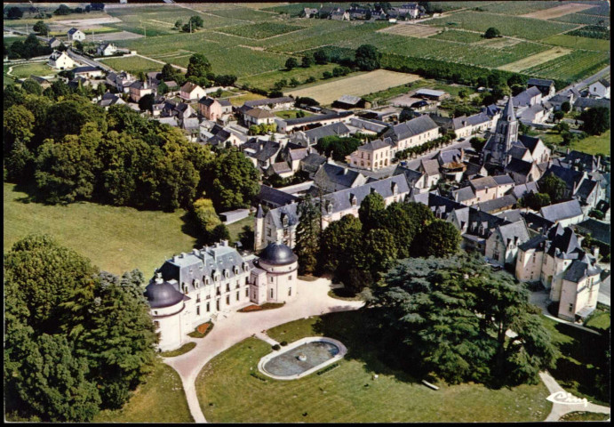 Benais (I. et L.) - Le château et vue générale aérienne, Benais . - Le châteauVue aérienne du château de Benais et de ses environs.