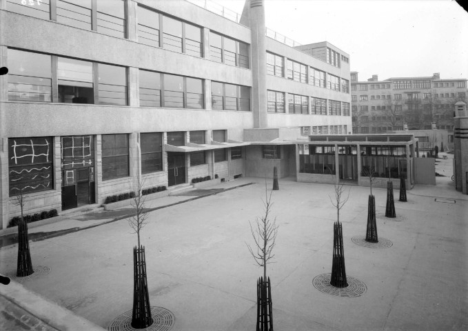 91 rue du Point du Jour, cour de l'école des filles