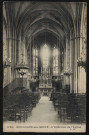 1766. Boulogne-sur-Seine. - L'intérieur de l'église. Vue sur la nef et les vitraux, rangées de bancs au premier plan.