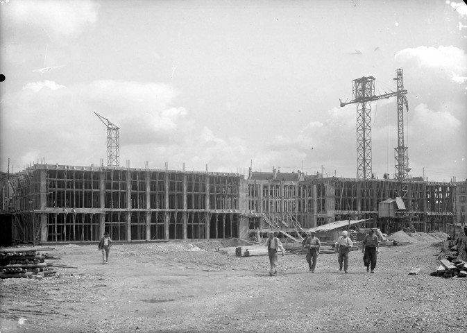 Façade principale du nouvel hôtel de ville en cours de construction