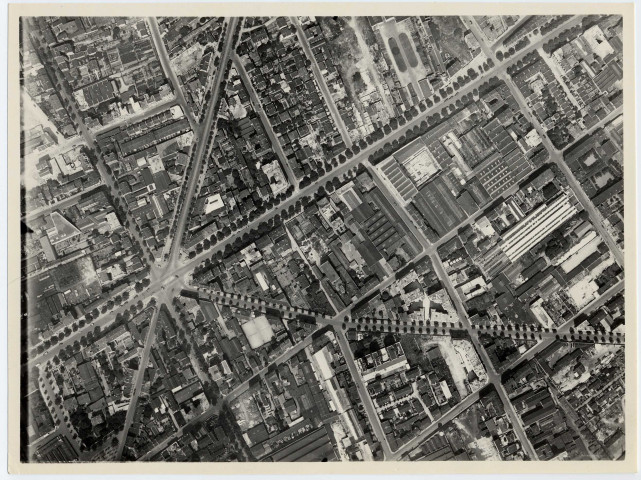 Boulogne-Billancourt, vues aériennes : Avenue du Général Leclerc, Place Marcel Sembat, Avenue Edouard Vaillant, Rue du Dôme, Rue Thiers, Rue du Chemin Vert, Avenue Victor Hugo, Rue de la Bellefeuille, Rue Georges Sorel, Rue de la Saussière, Rue du Vieux Pont de Sèvres, Rue Marcel Dassault, Boulevard Jean Jaurès, Avenue Desfeux, Rue Carnot, Rue Rieux, Rue Emile Landrin, Passage Legrand, Rue Danjou, Rue des Longs Prés, Villa des Fleurs