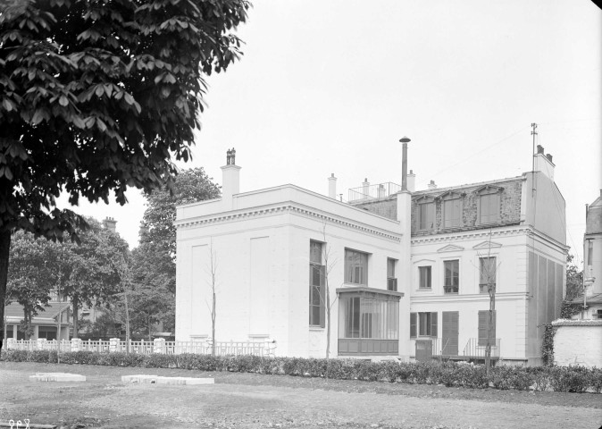 Maison des syndicats, 51 rue de Meudon, côté square