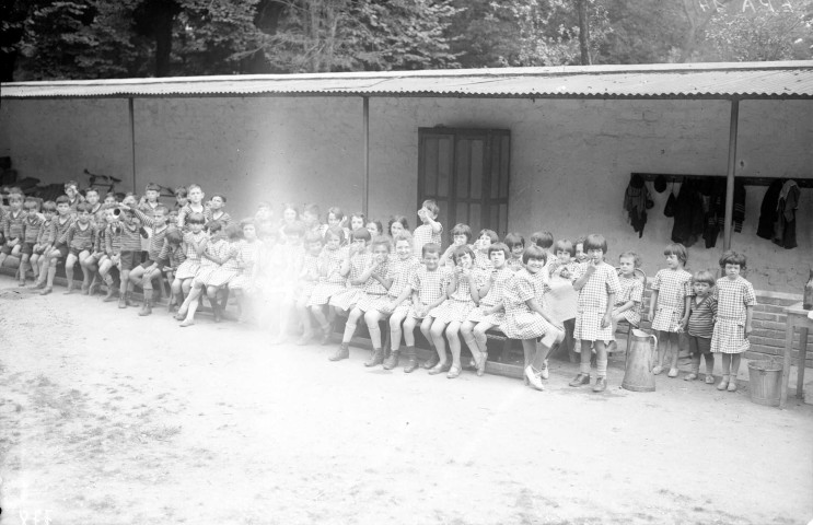 Groupe d'enfants à l'école de plein air