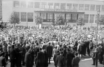 Fête de l'Enfance, les enfants devant l'hôtel de ville (12 juin 1938)