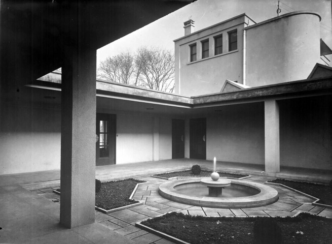 Ecole Jean-Baptiste Clément, le patio de l'école maternelle