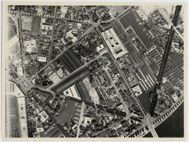 Boulogne-Billancourt, vues aériennes : Place Nationale, Pont de Billancourt, Avenue Pierre Grenier, Rue de Seine, Rue du point du Jour, Rue Molière, Rue d'Issy, Boulevard Jean Jaurès, Rue de Meudon, Rue de Solférino, Rue Nationale, Rue Traversière, Quai de Stalingrad, Rue Damiens, Rue de Saint-Cloud, Rue Heinrich, Rue Jules Ferry, Sente des Chandeliers