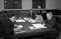 Lecteurs à la bibliothèque