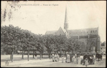 22 - Boulogne-sur-Seine - Place de l'Eglise, Boulogne-Billancourt. place du Parchamp . - vue sur la place et l'égliseVue, au premier plan, d'une scène de rue sur la place du Parchamp. Au second plan, l'église Notre-Dame-de-Boulogne