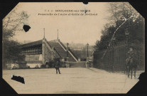 32 - Boulogne-sur-Seine: passerelle de l'Avre et Grille de Saint-Cloud (s.d.).
