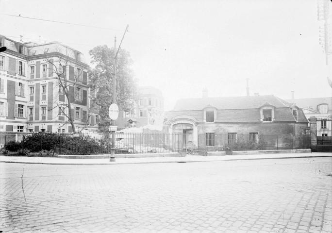 34 avenue Jean-Baptiste Clément, château de Cornil