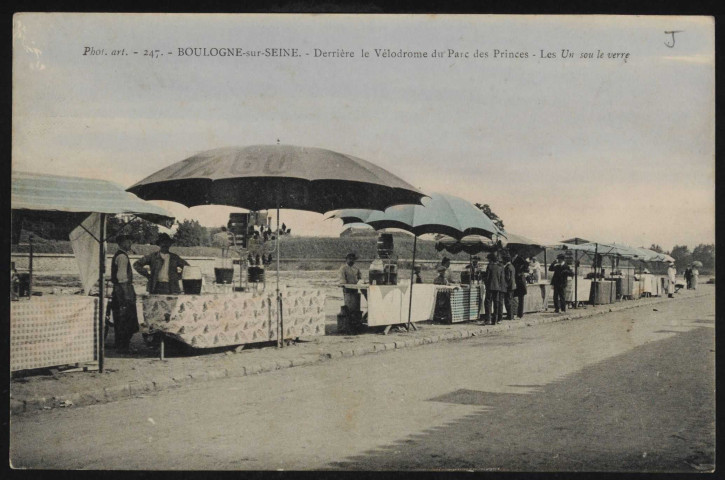 247 - Boulogne-sur-Seine - Derrière le Vélodrome du parc des Princes - Les Un sou le verre, Boulogne-Billancourt . quartier des Princes . - vélodrome du Parc des Princes, buvettesPlusieurs buvettes alignées situées derrière le vélodrome