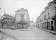 5 rue de l'Abreuvoir, angle de la rue des Fossés Saint-Denis