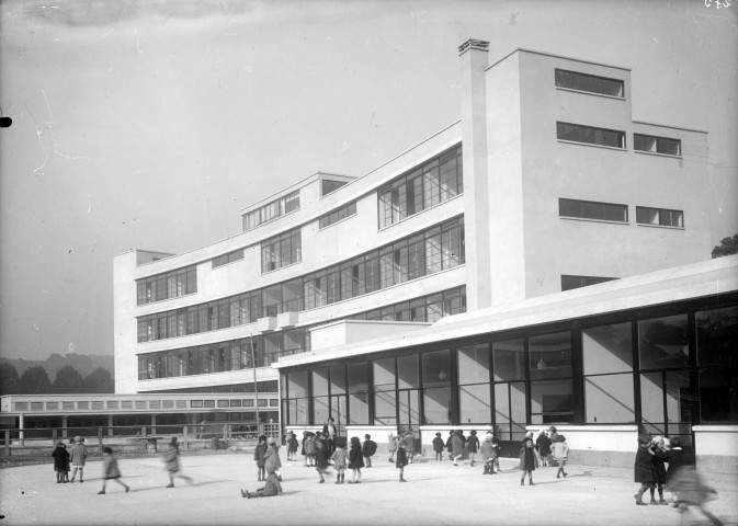 Rue de Sèvres, groupe scolaire, cour de l'école maternelle