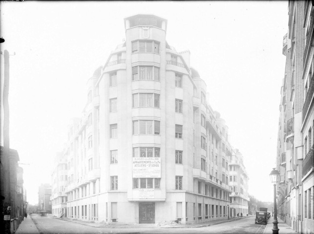 Rue de la Tourelle, angle de la rue des Princes, Habitations l'Urbaine