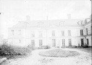 Avenue Jean-Baptiste Clément, façade postérieure du château de Cornil