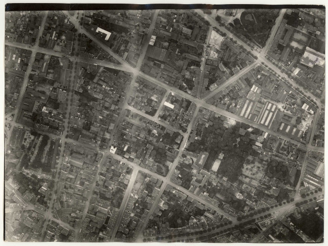 Boulogne-Billancourt, vues aériennes : Avenue Jean-Baptiste Clément, Boulevard Jean Jaurès, Rue d'Aguesseau, Rue du Château, Rue de Paris, Route de la Reine, Rue de Billancourt, Rue de l'Ancienne Mairie, Rue Escudier