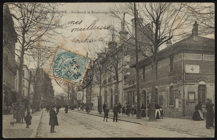 Boulogne-sur-Seine - Boulevard de Strasbourg, Boulogne-Billancourt . boulevard Jean Jaurès . - perspective - Scène de rue. Au premier plan à droite, une plaque de "l'association des dames française" sur le bâtiment.